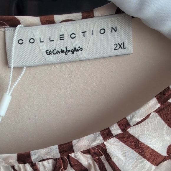 Chain Pattern Blouse in Cream and Brown - Picture 2 of 7